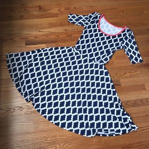 MAKE ME AN OFFER ;) Like New Lularoe dress